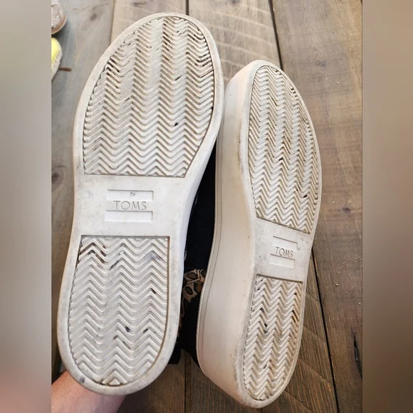 Toms Black Leopard Print Slip-On Sneakers Booties Sz 7.5 - Picture 7 of 9